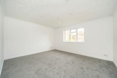 Ravensbourne Park Crescent, Catford, SE6 - Photo 4