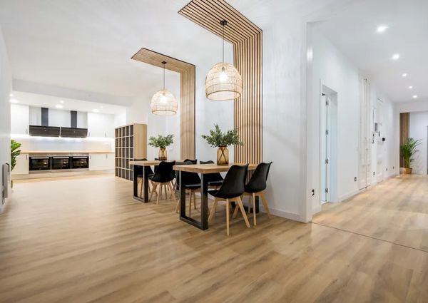 Ronda de Sant Pere, Barcelona, Catalonia 08010