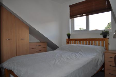 266 HUBERT ROAD - Photo 5