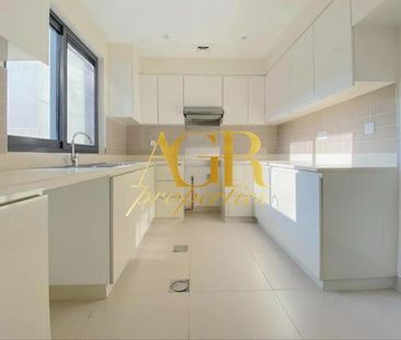 4BR Townhouse in Maple 1 | Close to Amenities - Photo 5