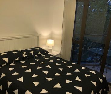 Tidy, newly refurbished 2 bed unit with a pool/gym - Photo 5