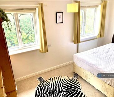 1 bedroom in a house share to rent - Photo 2