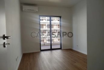 Apartamento T4 para alugar em Loures