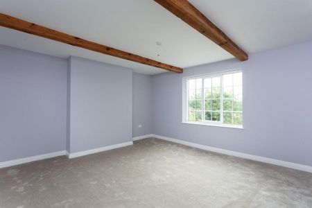 4 bedroom semi-detached house to rent - Photo 2