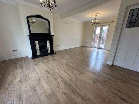 3 bedroom semi-detached house to rent - Photo 2