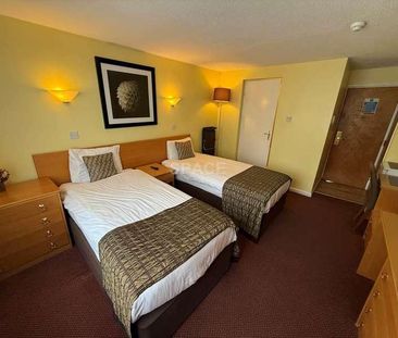 Connaught Road, Reading, RG30 - Photo 3