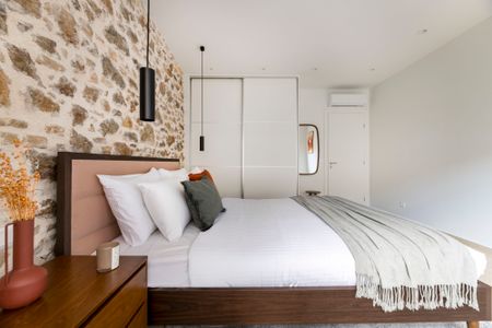 Psyrri Hideout · Chic 2BR Apartment - Photo 5