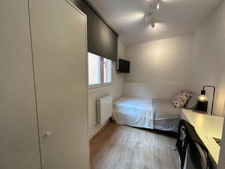 Calle de la Genciana, Madrid, Community of Madrid 28039 - Photo 2