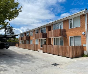 Renovated Ground Floor North-facing Stunner - Photo 3