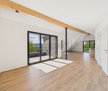 Attikawohnung direkt am Waldrand mit Zürichseeblick, Minergie-Standard und Free-Cooling - Photo 1