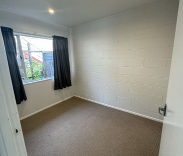 Little Gem in Great Street - Photo 2