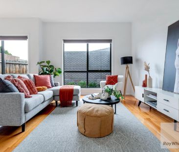 Charming 3-Bedroom Townhouse in Westmeadows - Photo 2