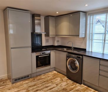 Flat 4, 42 High Street, Saffron Walden - Photo 3