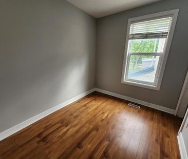 419 Bronson Avenue - Photo 4