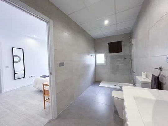 Carrer de Vicent Ballester, Valencia, Valencian Community 46011 - Photo 1