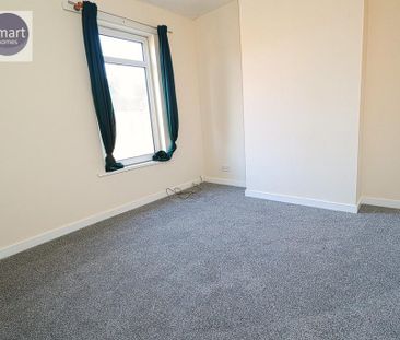2 bedroom end of terrace house to rent - Photo 3