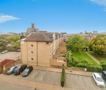 Andes Close, Southampton - Photo 1