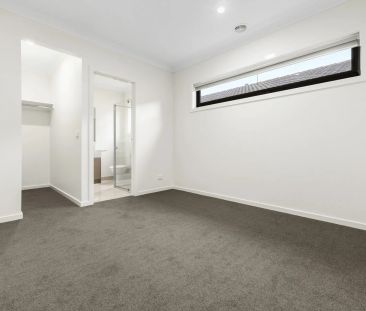 Stylish, Spacious and Low-Maintenance Family Home - Photo 6