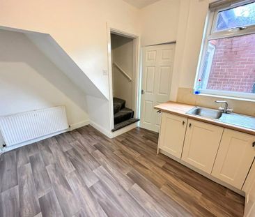 3 bedroom terraced house to rent - Photo 3