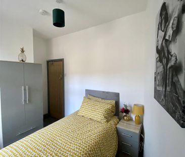 1 bed house share to rent in Woodbine Road, Burnley, BB12 - Photo 2