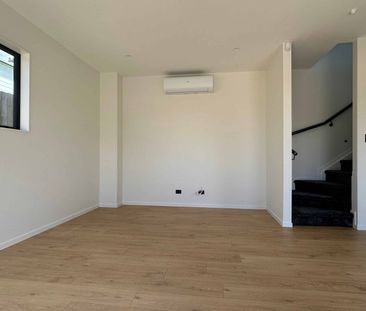 Brand New Family Home in Browns Bay - Photo 4