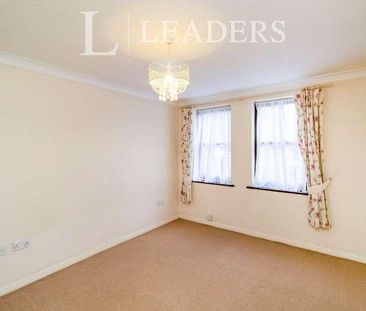 Marks Court, Southend-on-sea, Essex, SS1 - Photo 3