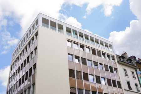 Rare à la location, lumineux appartement au coeur de la ville - Photo 2