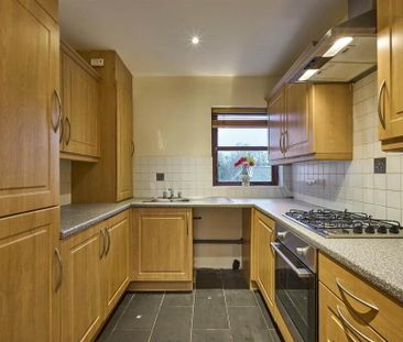 Apt 5, 1 Station Square, Bridge Road, Helen's Bay, Bangor, BT19 1TN - Photo 5