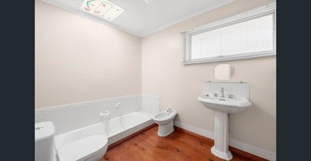 Treasured Family Home In Quiet Cul-De-Sac - Photo 3