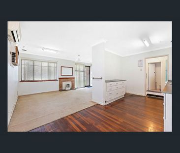 Spacious Family Home in Convenient Lynwood Location - Photo 3