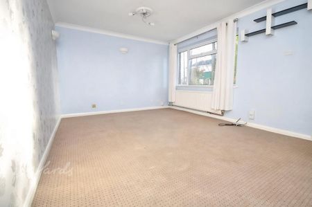 3 bedroom end of terrace house to rent - Photo 4