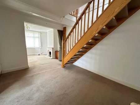 3 bedroom semi-detached house to rent - Photo 2