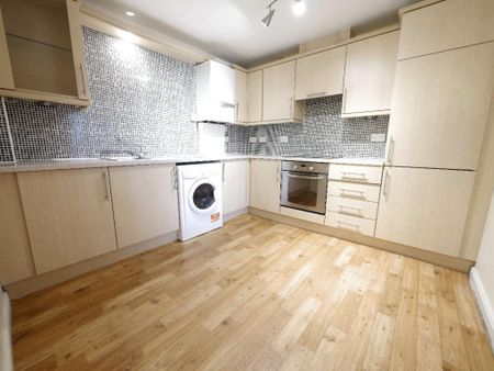 2 bedroom flat to rent - Photo 4