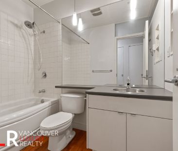 Condo in Downtown Vancouver, BC - Photo 6