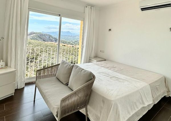 Villa for rent with 4 bedrooms and 3 bathrooms with stunning views