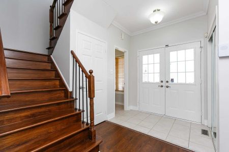 For Lease - 3241 Bruzan Crescent Unit# Main & Upper Floor, Mississauga, Ontario - Photo 2