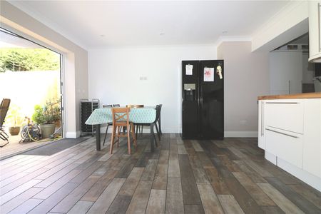 Wakering Road, Shoeburyness, Southend on Sea, Essex, SS3 9SZ - Photo 3