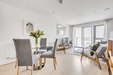 2 Bed Flat, Knightley Walk, SW18 - Photo 2