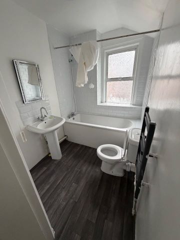 3 Bed Terraced House, Parker Road, CR0 - Photo 4