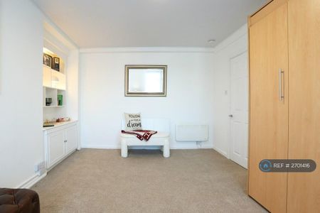 Studio to rent - Photo 3