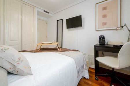 Calle de Ana de Austria, Madrid, Community of Madrid 28050 - Photo 3