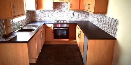 3 bedroom semi-detached house to rent - Photo 3