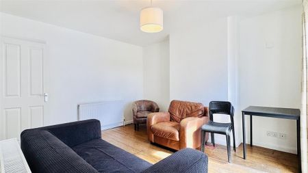 4 bedroom terraced house to rent - Photo 4