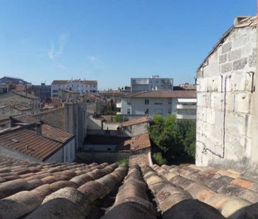 BORDEAUX JARDIN PUBLIC, T1 dans très bel immeuble pierre. - Photo 2