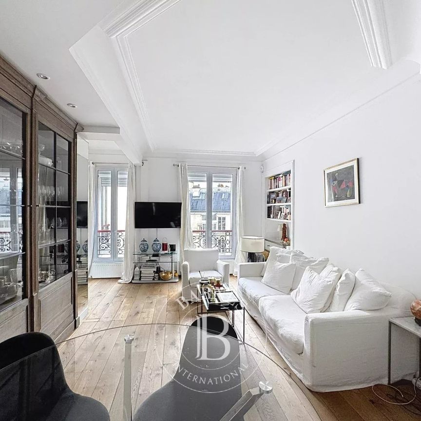 Tout savoir sur cet appartement dans le quartier Mairie, à Paris 8ème - Photo 1