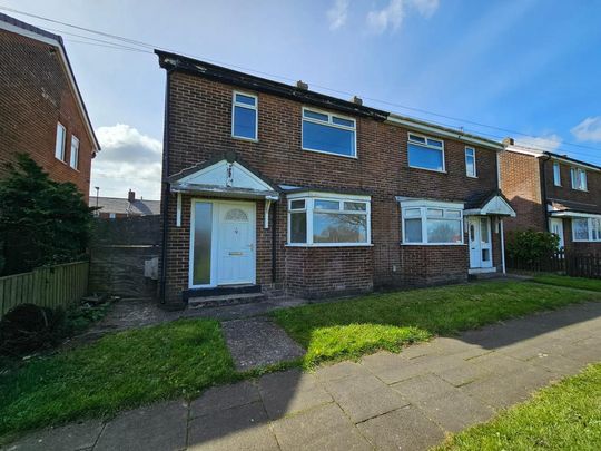 3 bedroom semi-detached house to rent - Photo 1