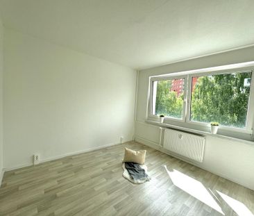Genügend Platz zum Wohlfühlen! - Helle 4-Raumwohnung in Helbersdorf - Photo 1
