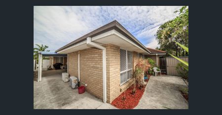 Spacious 3-Bedroom Duplex with Media Room & FTTP in Quiet Catherine Court, Labrador - Photo 3