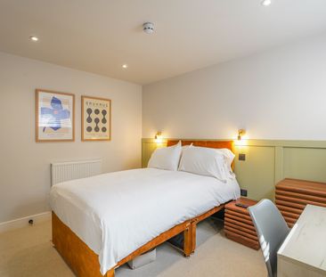 6 Bed Terraced House, Milton Road, SO15 - Photo 3