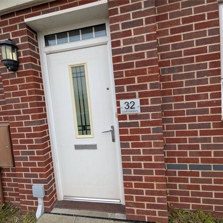 3 bedroom end of terrace house to rent - Photo 1
